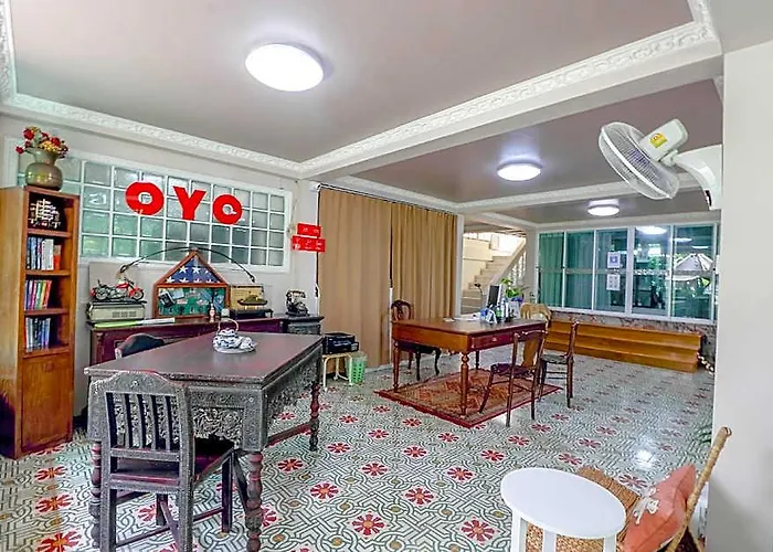 Oyo 750 Baan Suan Ampond Hotel Bangkok