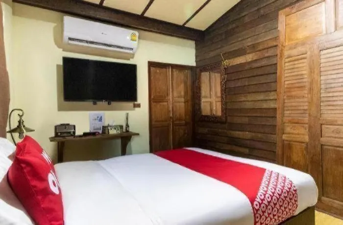 Oyo 750 Baan Suan Ampond Hotel