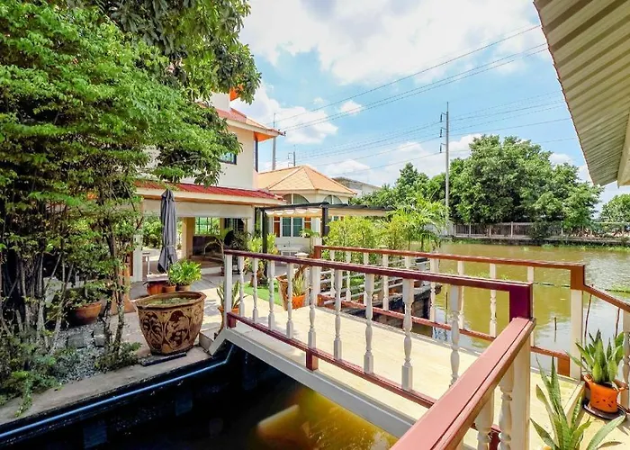 Oyo 750 Baan Suan Ampond Hotel
