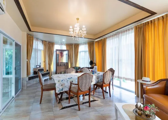 Oyo 750 Baan Suan Ampond Hotel