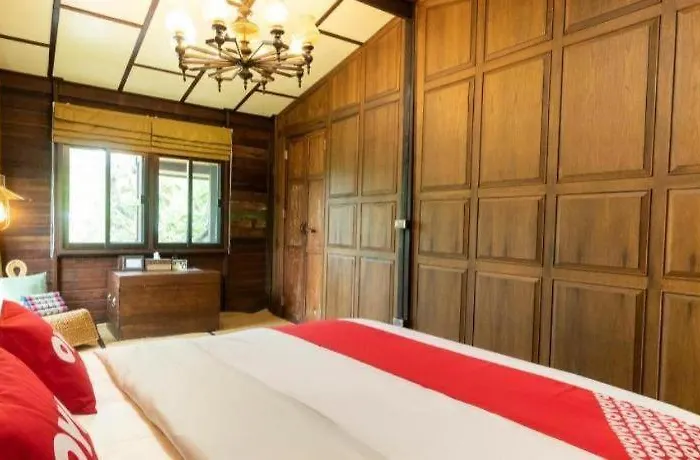 Oyo 750 Baan Suan Ampond Отель