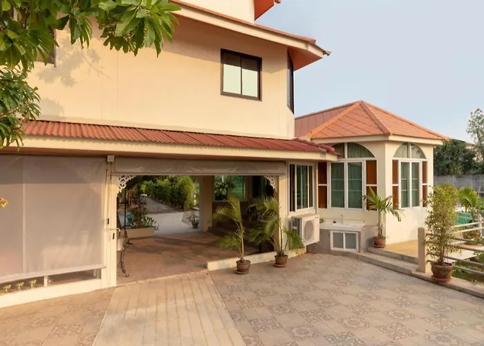 Oyo 750 Baan Suan Ampond Hotel 2*